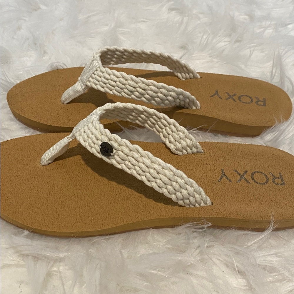NEW Roxy Flip Flops - Picture 5 of 5